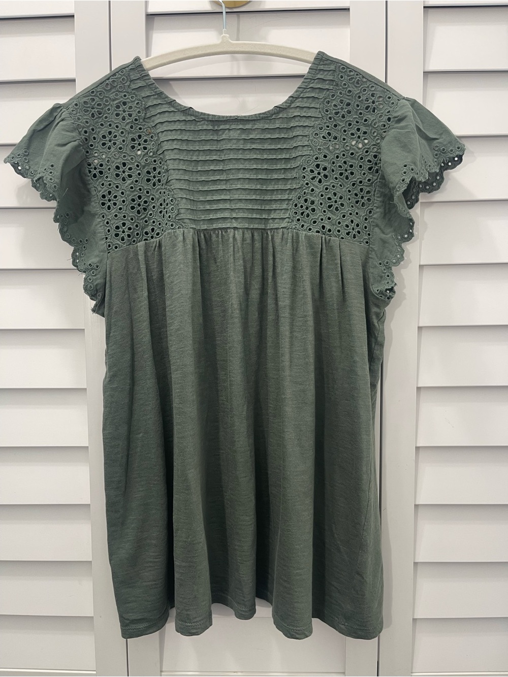 Loft Women's Sage Eyelet Flutter Sleeve Top MP